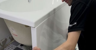 Установка экрана под ванну - цена за работу от 4202 руб. в Мысках